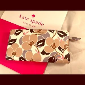 kate spade Bags - Kate Spade Slim Bifold Wallet kate spade Bags - Kate Spade Slim Bifold Wallet